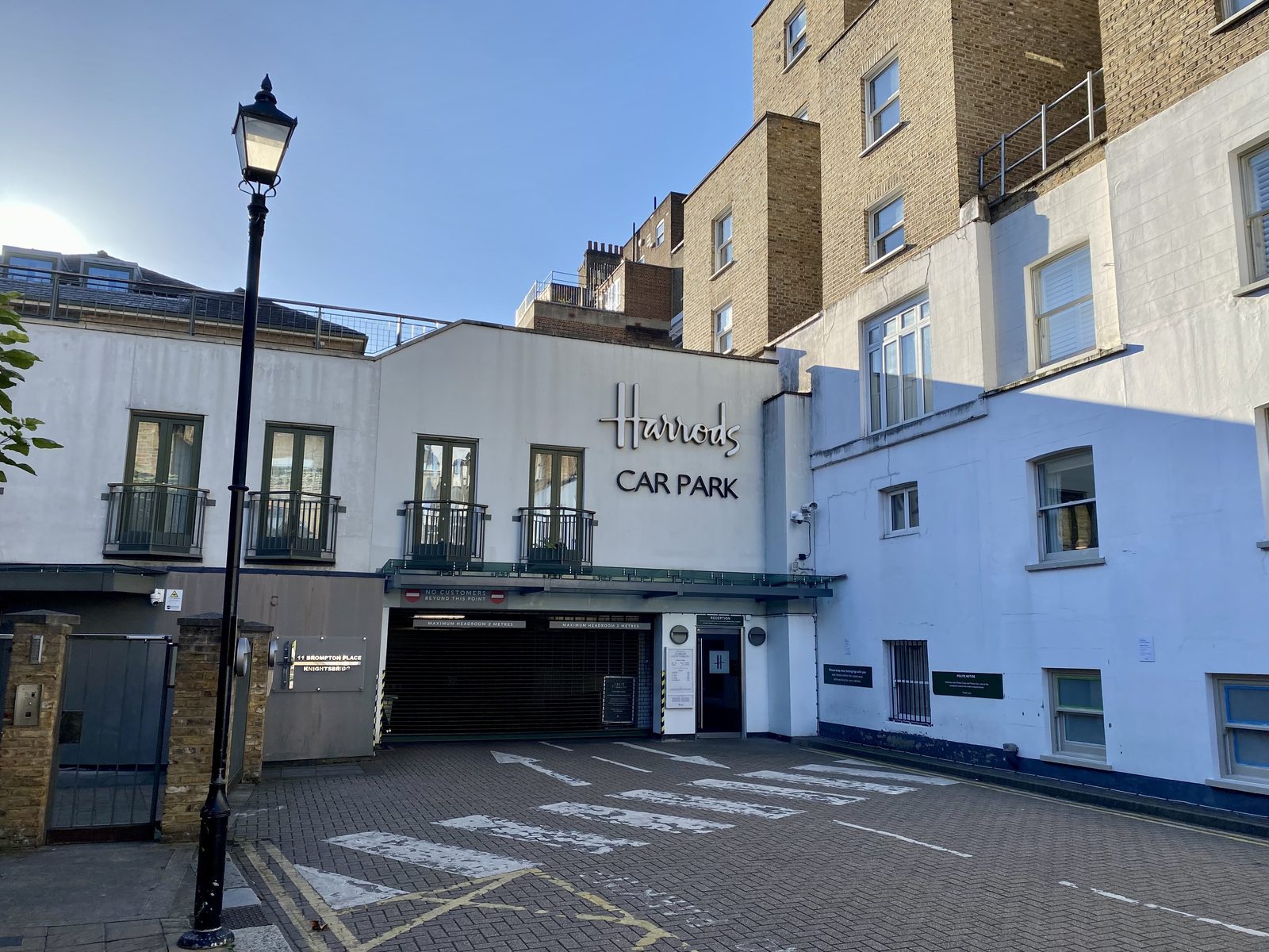 Knightsbridge street scene